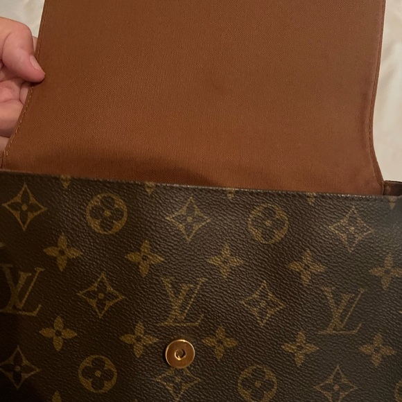 Louis Vuitton authentic monogram loop bag - Picture 5 of 9